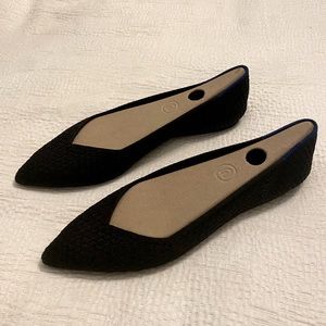 Rothy’s The Point in retired Black Honeycomb